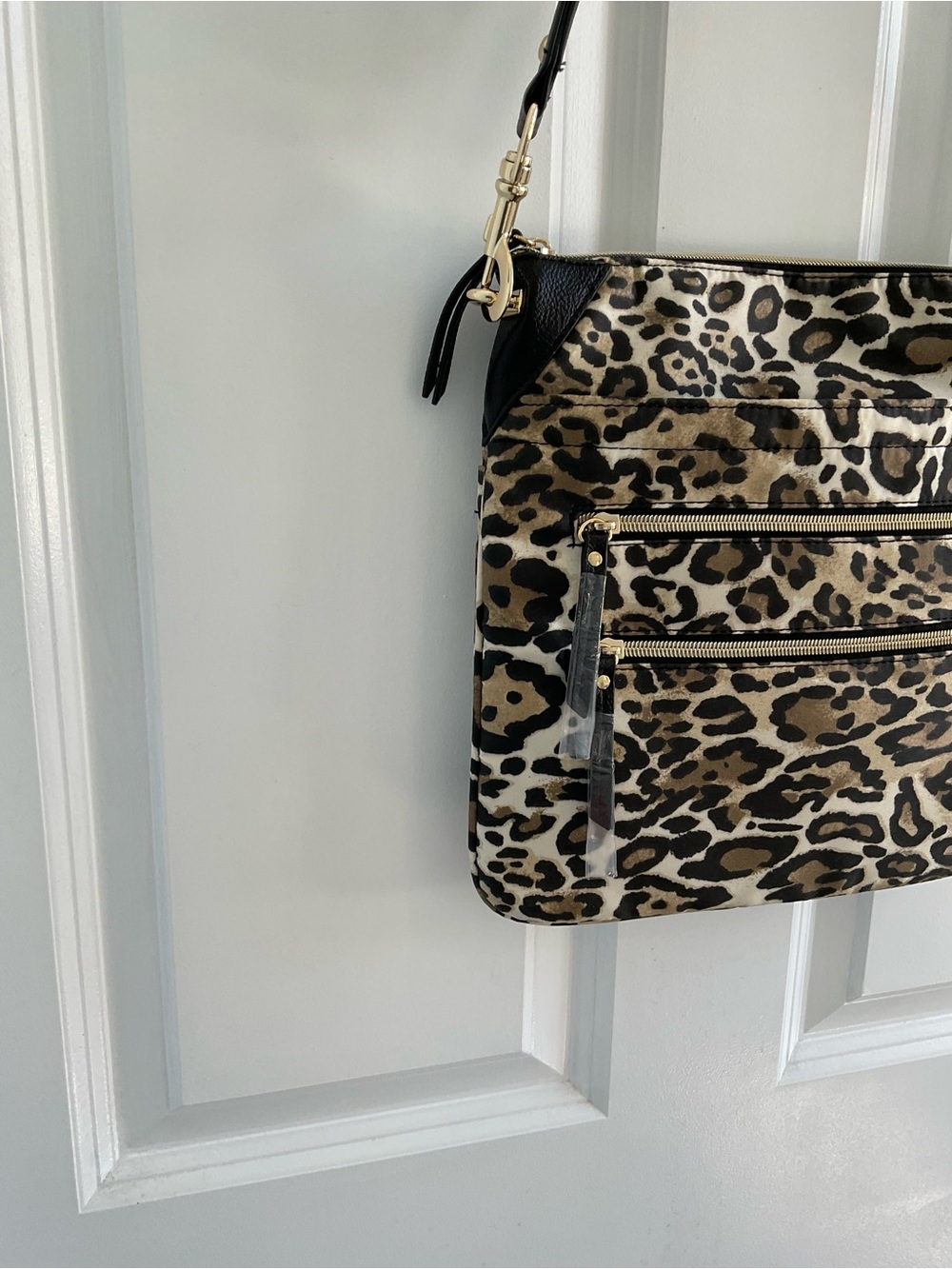 NW/OT Chico’s Nylon Leopard Print Crossbody Bag with Black Trim - Picture 6 of 9